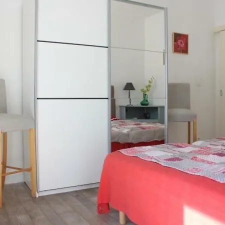 Apartment Gabut